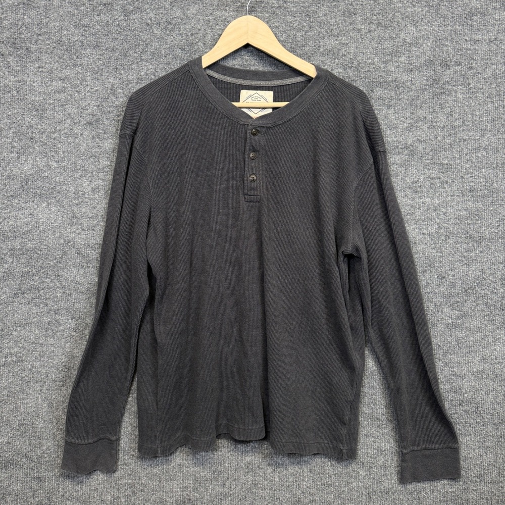 St. John's Bay Mens Size XL Henley Shirt Gray Waffle Knit Preppy Layering